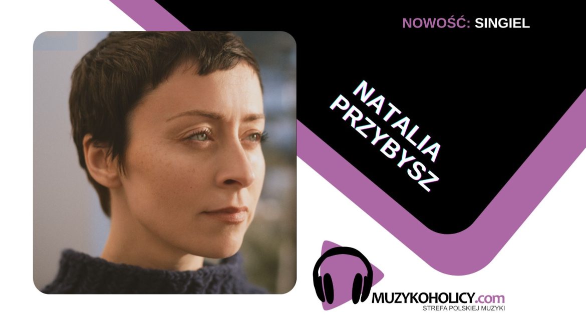 Pierwszym rozdziałem tego muzycznego pamiętnika z wakacji okazał się singiel Za zimną wodę. Zarówno utwór, jak i teledysk są zapisem szczególnego dla artystki wyjazdu.