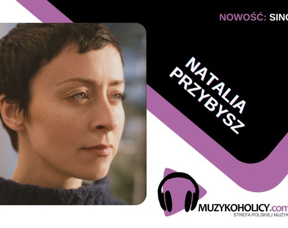 Pierwszym rozdziałem tego muzycznego pamiętnika z wakacji okazał się singiel Za zimną wodę. Zarówno utwór, jak i teledysk są zapisem szczególnego dla artystki wyjazdu.